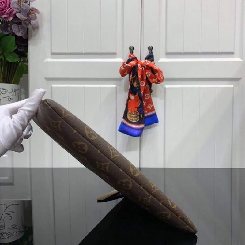 LV M64591 Louis Vuitton Daily Pouch Monogram Canvas Bag M62942 Brown