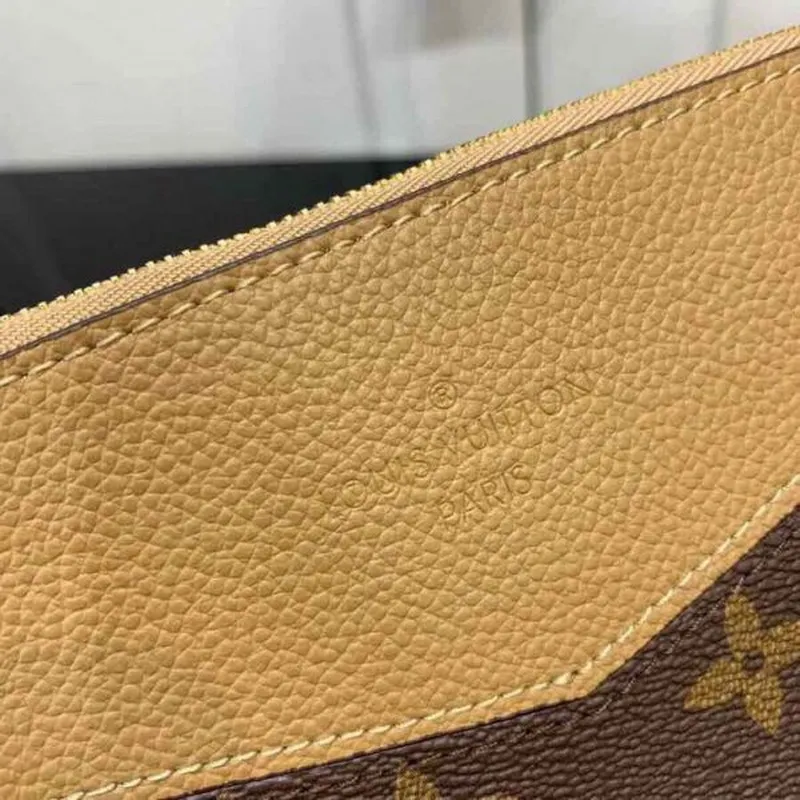 LV M64591 Louis Vuitton Daily Pouch Monogram Canvas Bag M62942 Brown