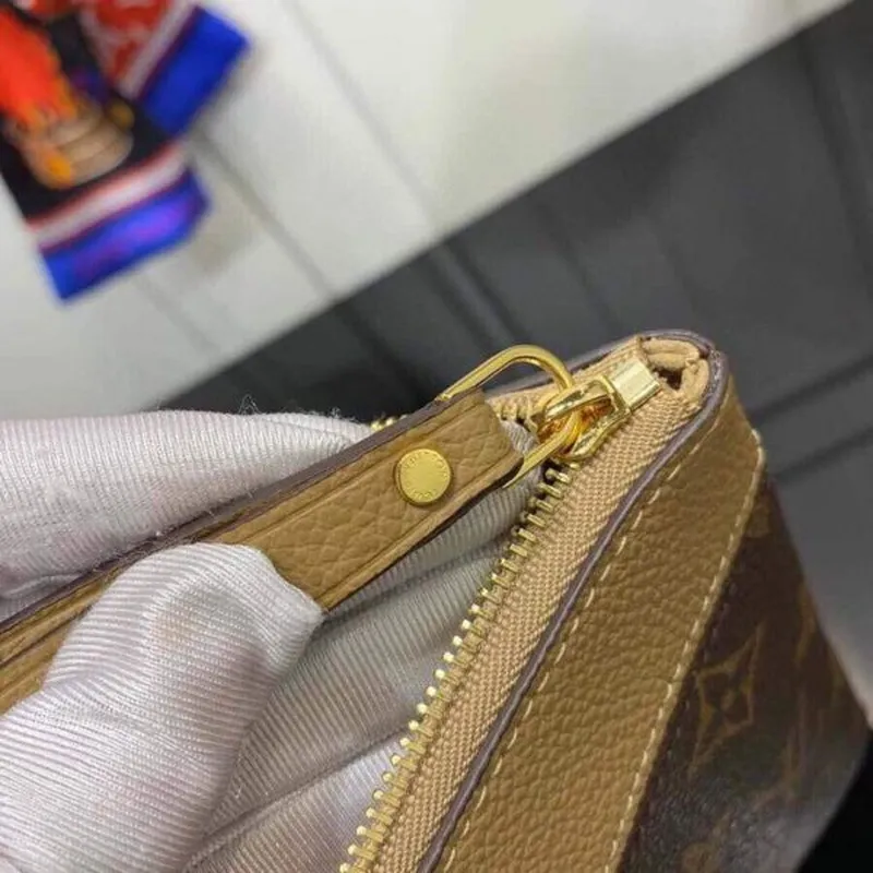 LV M64591 Louis Vuitton Daily Pouch Monogram Canvas Bag M62942 Brown