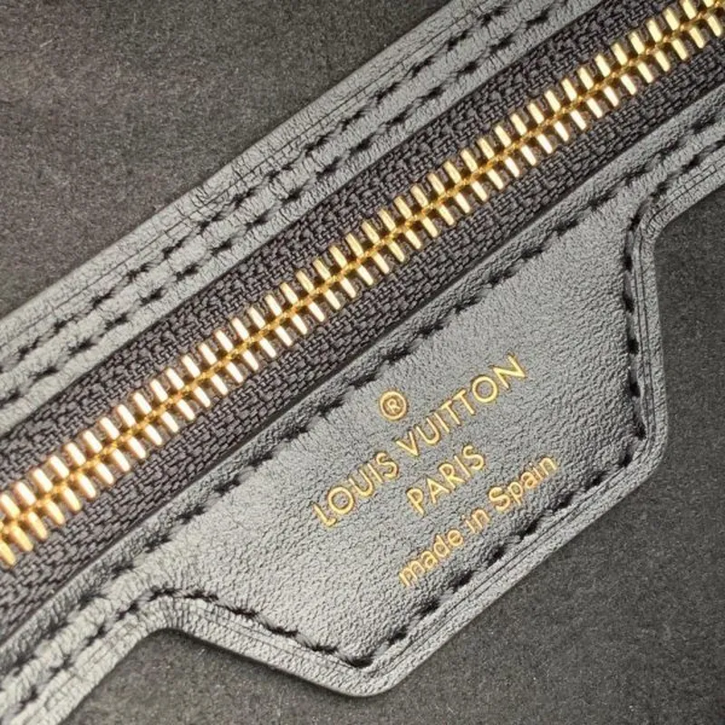 LV M57466 Louis Vuitton GAME ON Speedy Bandouliere 25 Bag White