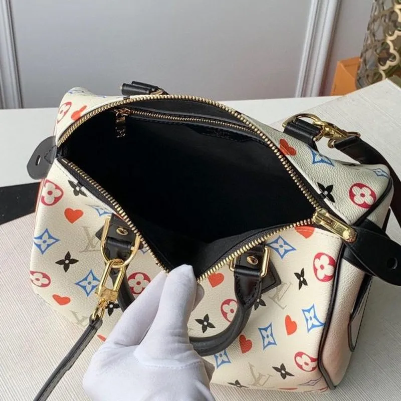 LV M57466 Louis Vuitton GAME ON Speedy Bandouliere 25 Bag White