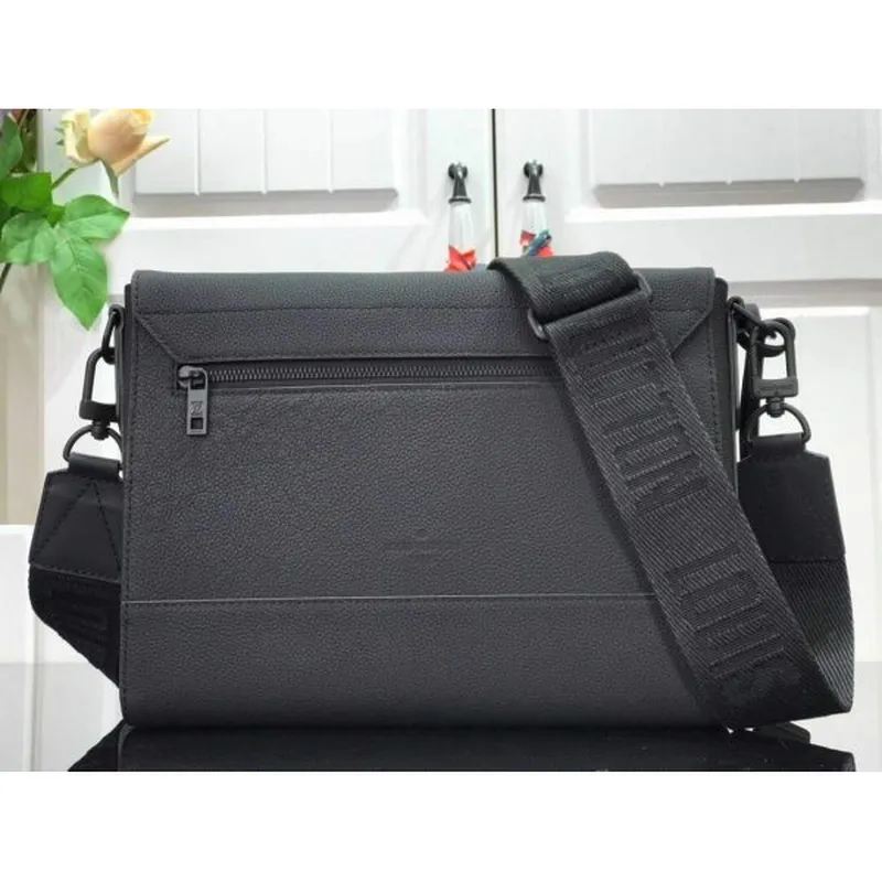 LV M57080 Louis Vuitton Messenger Bag Black Grained Calf Leather
