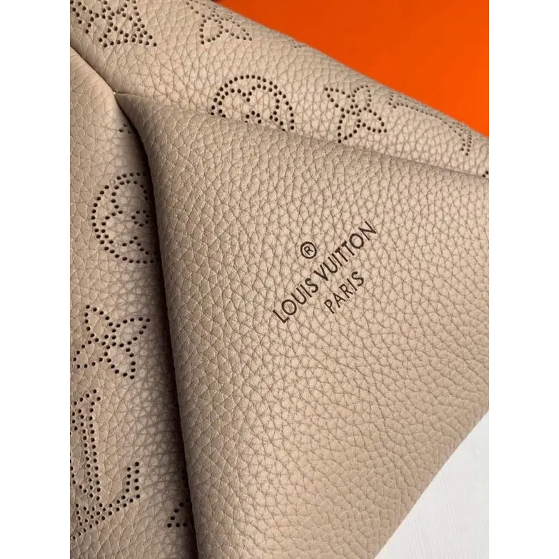 LV M56084 Louis Vuitton M56073 Beaubourg Hobo MM Mahina Galet Grey