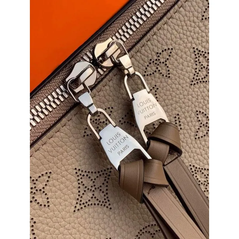 LV M56084 Louis Vuitton M56073 Beaubourg Hobo MM Mahina Galet Grey