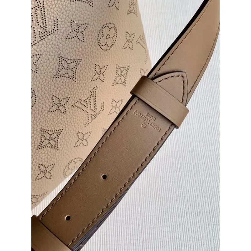 LV M56084 Louis Vuitton M56073 Beaubourg Hobo MM Mahina Galet Grey