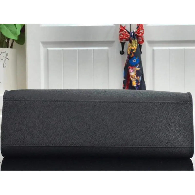 LV M55846 Louis Vuitton Lockme Tote MM Leathers M55818 Bag Black