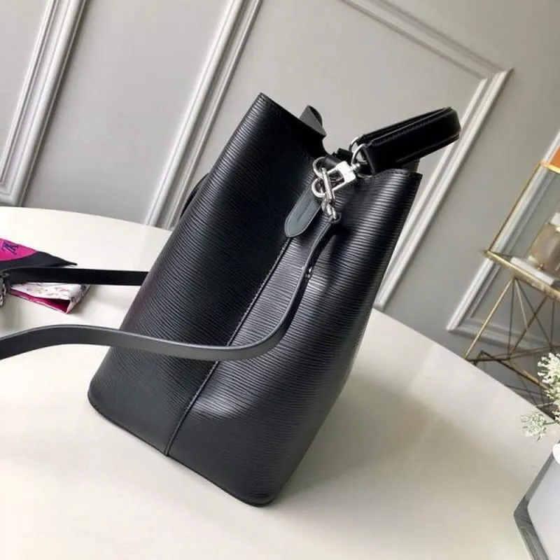 LV M54366 Louis Vuitton NéONOé MM Epi Bag Black