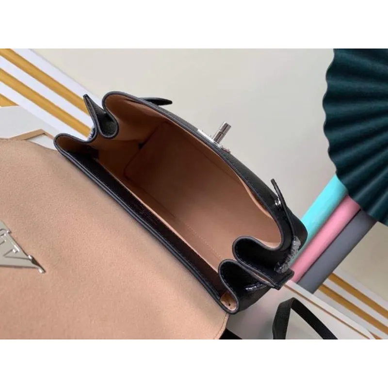 LV M53937 Louis Vuitton Lockme Ever BB Handbag Black