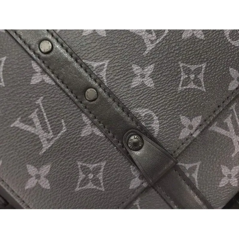 LV M45727 Louis Vuitton Trunk Messenger PM Rectangular Bag Monogram