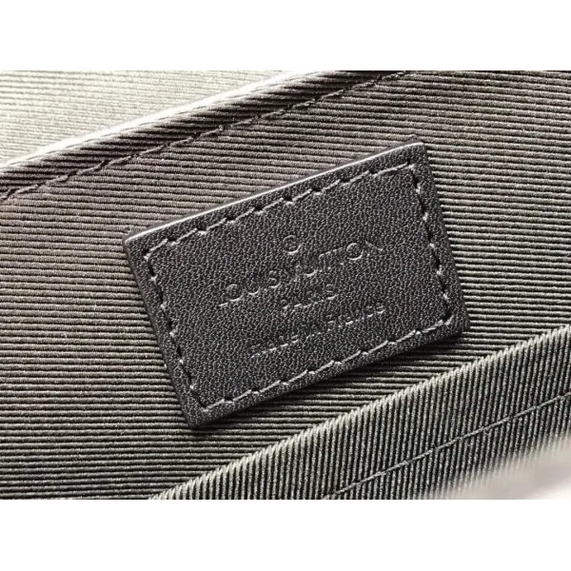 LV M45727 Louis Vuitton Trunk Messenger PM Rectangular Bag Monogram