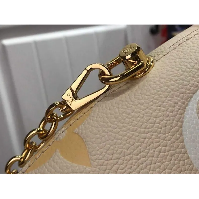 LV M45698 Louis Vuitton Marshmallow Bag M45697 Cream