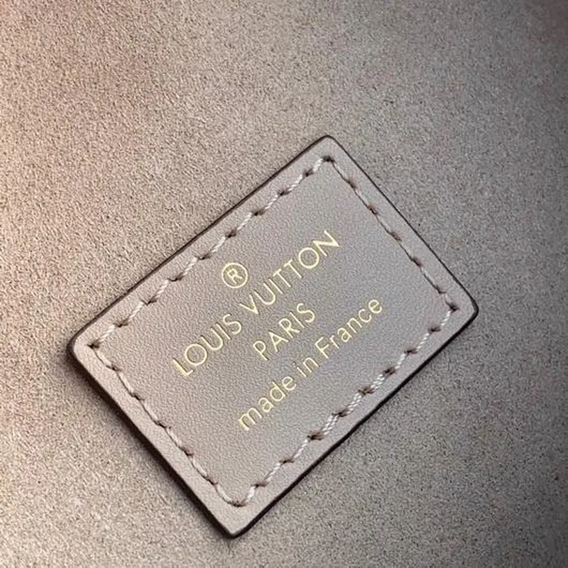 LV M45555 Louis Vuitton M45497 NéONOé MM Shoulder Bag