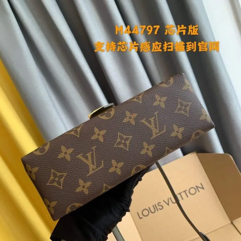 LV M44080 Louis Vuitton Locky BB Monogram Green M44654 Bag
