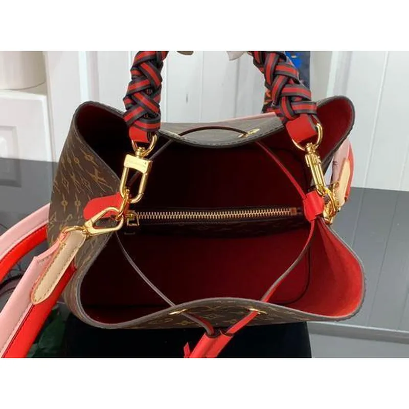 LV M44021 Louis Vuitton M44022 NéONOé Shoulder Bag Red