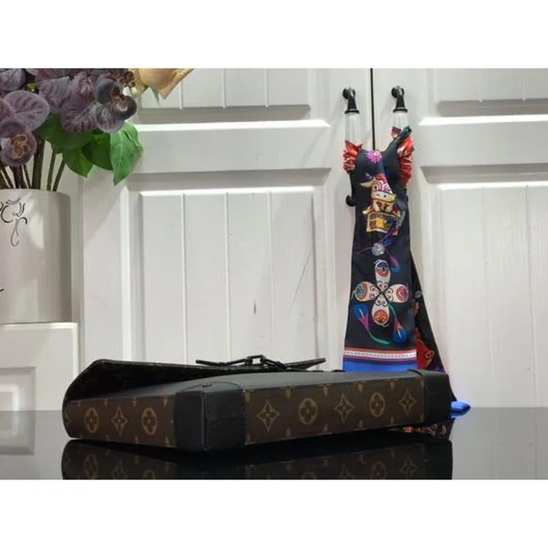 LV M30583 Louis Vuitton Pochette Voyage Steamer Bag Black