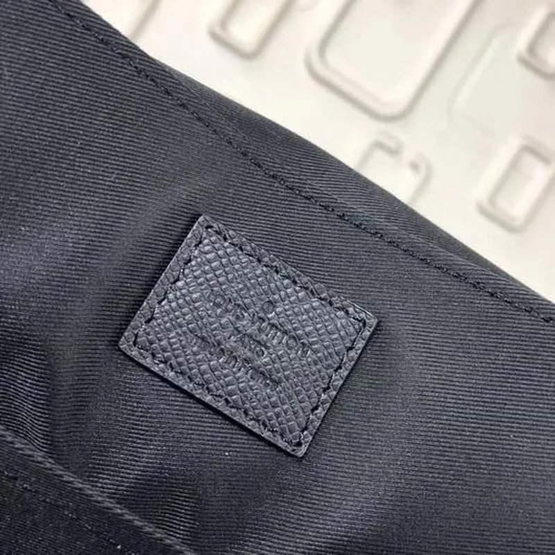 LV M30360 Louis Vuitton Roman pm taiga M30362 Bag M32726 Black