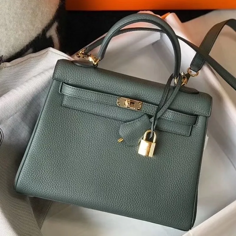 Kelly 25cm Retourne Bag In Vert Amande Clemence Leather