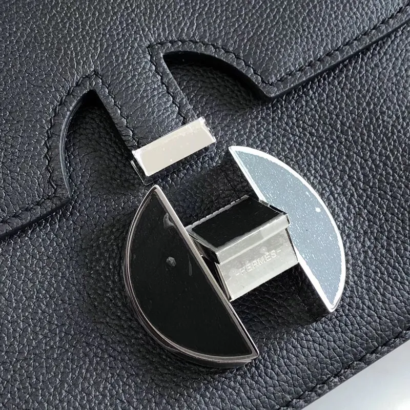 Hermes 2002 20cm Bag In Noir Evercolor Calfskin