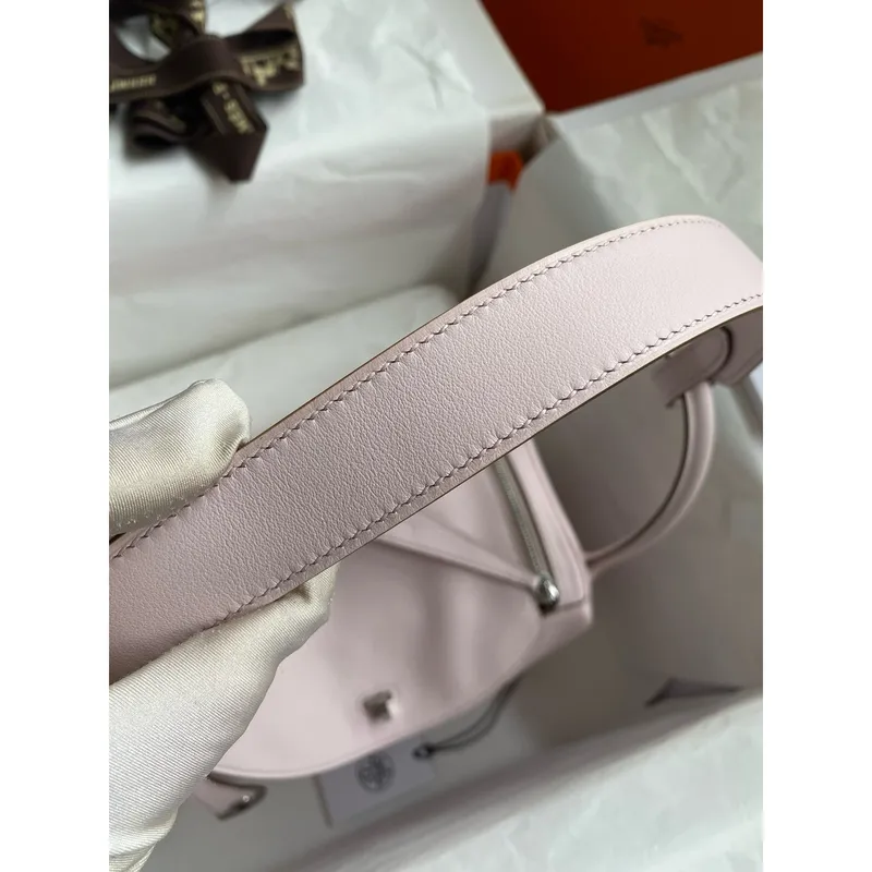 Hermes Lindy 26 Handmade Bag in Mauve Pale Swift Calfskin