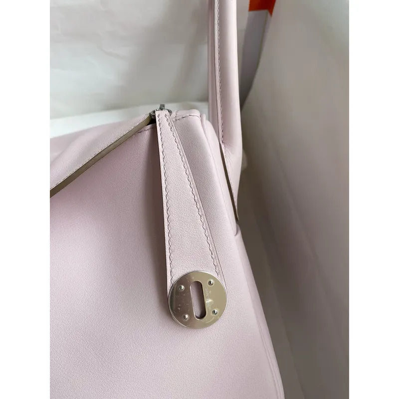 Hermes Lindy 26 Handmade Bag in Mauve Pale Swift Calfskin