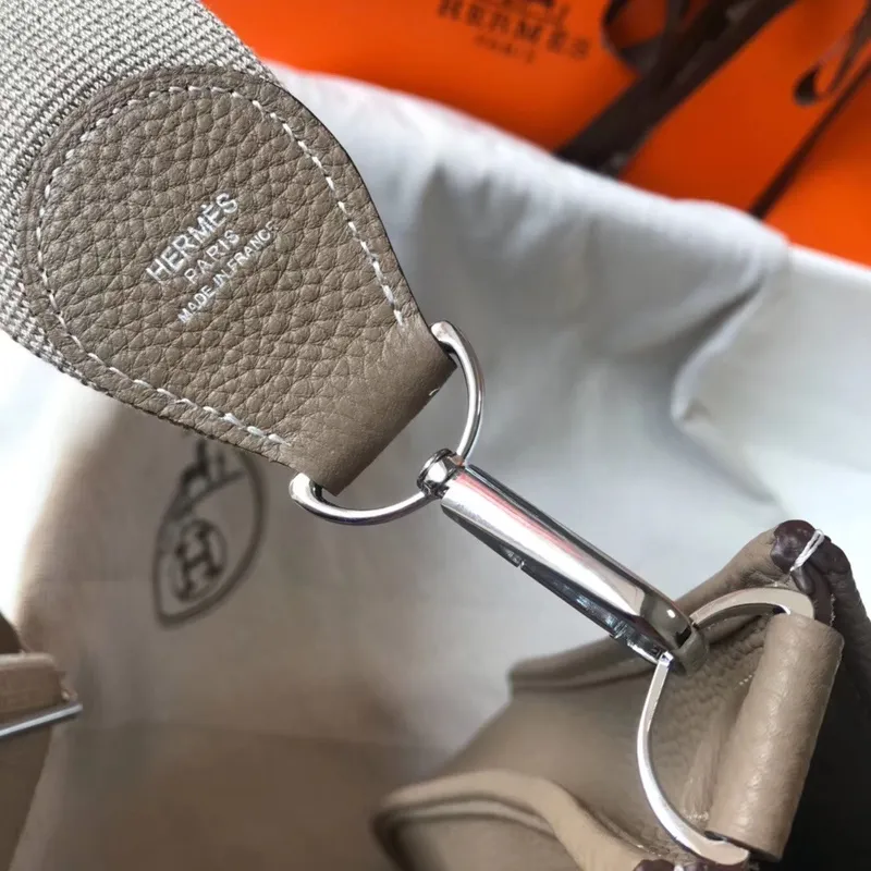 Hermes Evelyne III 29 Bag In Tourterelle Clemence Leather
