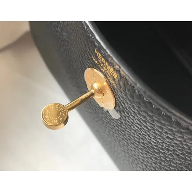 Hermes Mini Lindy Bag In Black Clemence Leather