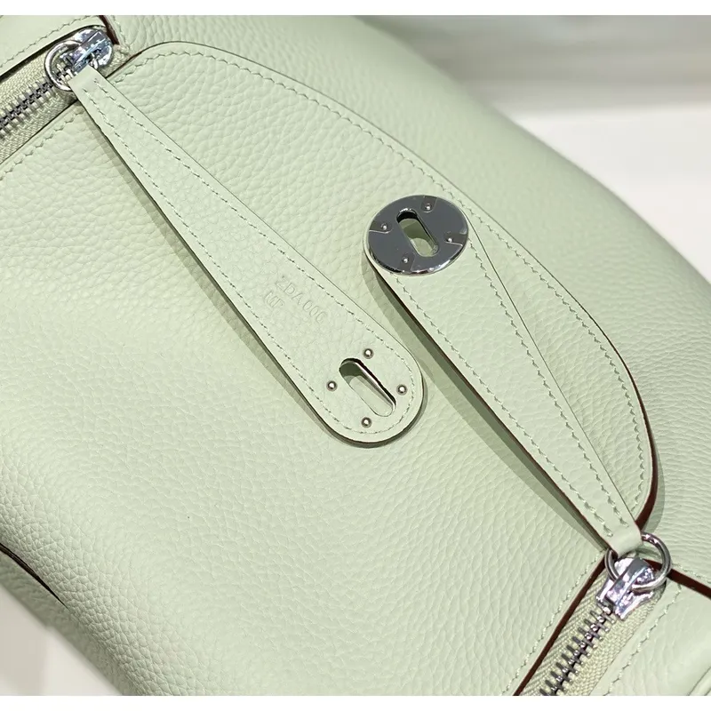 Hermes Lindy 26cm Bag In Vert Fizz Clemence Leather GHW