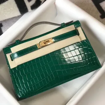 Kelly Pochette Bag In Green Embossed Crocodile Leather