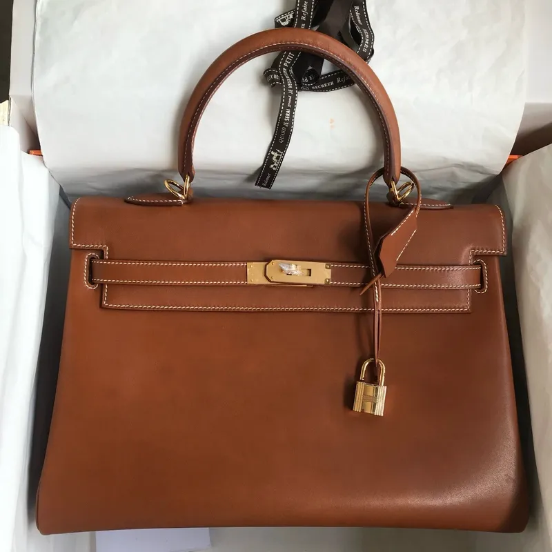 Kelly Retourne 35 Handmade Bag in Gold Barenia Calfskin