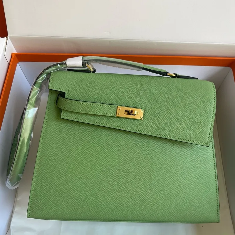 Kelly En Desordre 20 Handmade Bag in Vert Criquet Epsom Calfskin