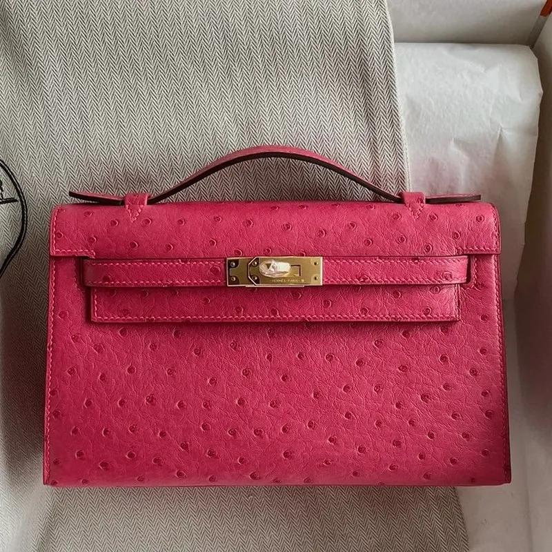 Kelly Pochette Handmade Bag in Rose Tyrien Ostrich Leather