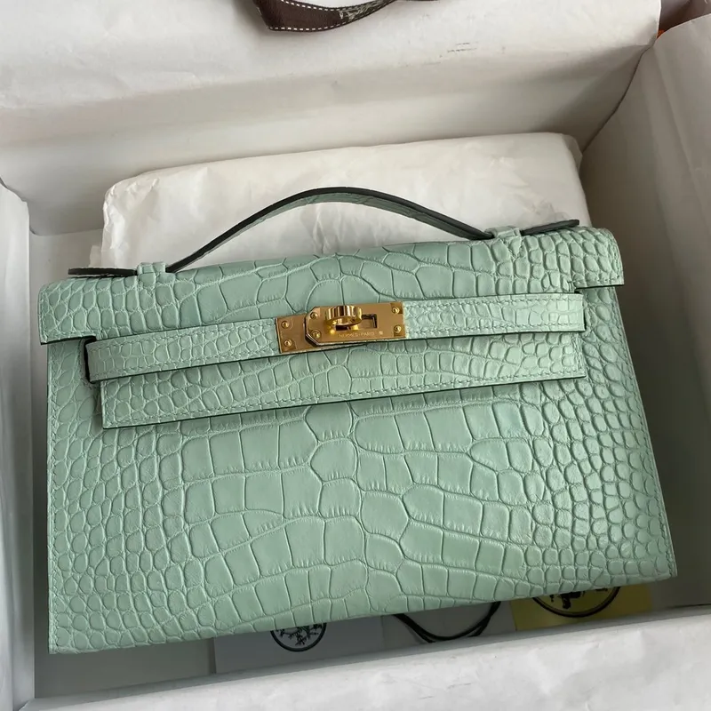 Kelly Pochette Handmade Bag In Vert D'eau Matte Alligator Leather