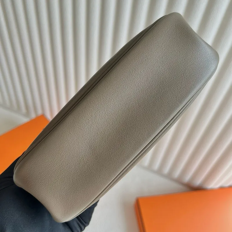 Kelly Moove Handmade Bag in Taupe Swift Calfskin