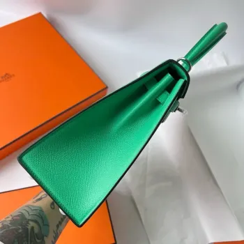 Kelly Sellier 25 Handmade Bag in Vert Comics Epsom Calfskin