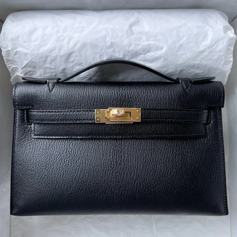 Kelly Pochette Handmade Bag In Black Chevre Mysore Leather
