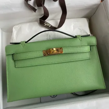Kelly Pochette Handmade Bag in Vert Criquet Swift Calfskin