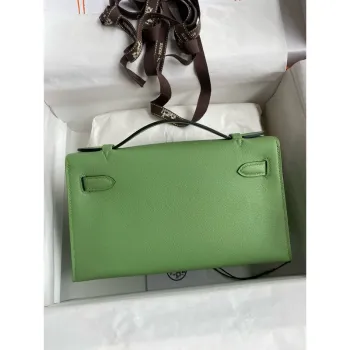 Kelly Pochette Handmade Bag in Vert Criquet Swift Calfskin