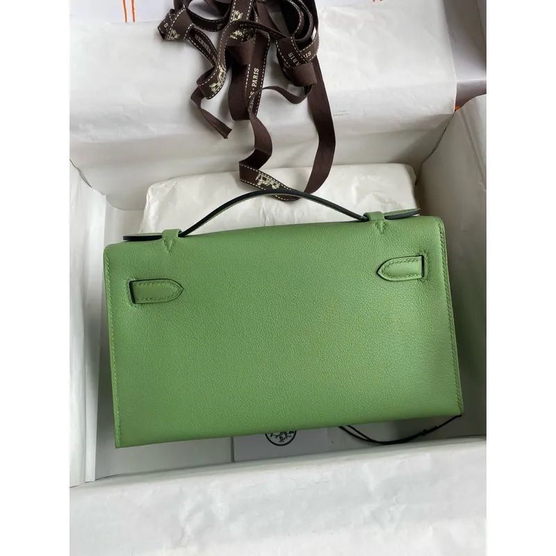 Kelly Pochette Handmade Bag in Vert Criquet Swift Calfskin