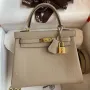 Kelly Retourne 25 Handmade Bag In Gris Tourterelle Clemence Leather