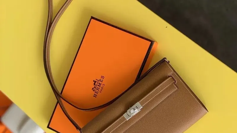 Kelly Classique To Go Wallet in Gold Epsom Calfskin — Compact Luxury, Timeless Craftsmanship