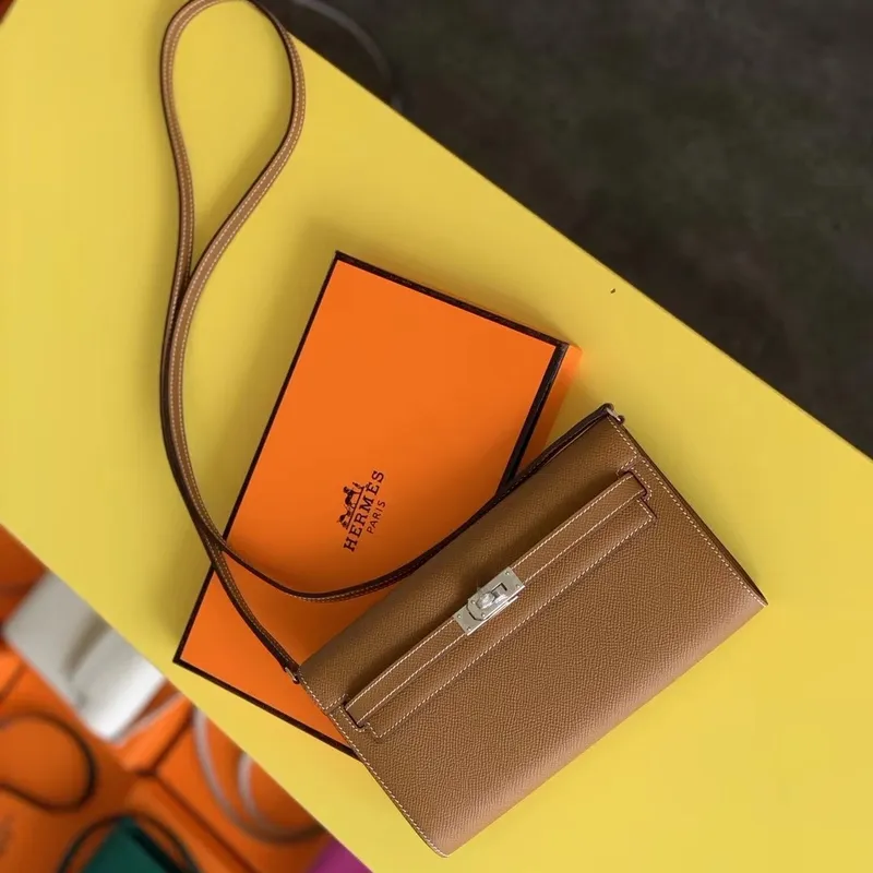 Kelly Classique To Go Wallet In Gold Epsom Calfskin