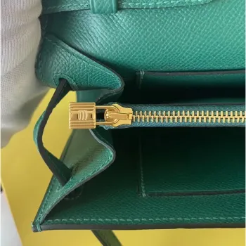 Kelly Classique To Go Wallet In Malachite Epsom Calfskin