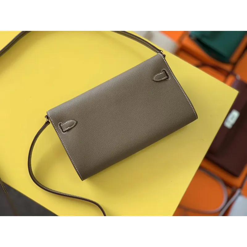 Kelly Classique To Go Wallet In Taupe Epsom Calfskin