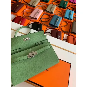 Kelly Classique To Go Wallet In Vert Criquet Epsom Calfskin