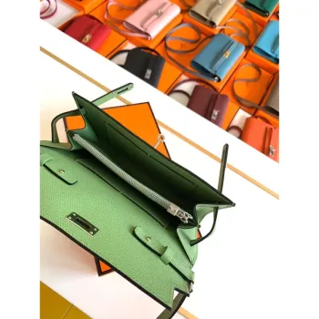 Kelly Classique To Go Wallet In Vert Criquet Epsom Calfskin